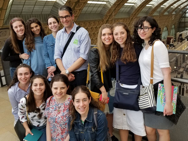 Students at the Musée d'Orsay